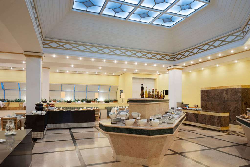 Ramada Plaza Astana Hotel Restaurant foto